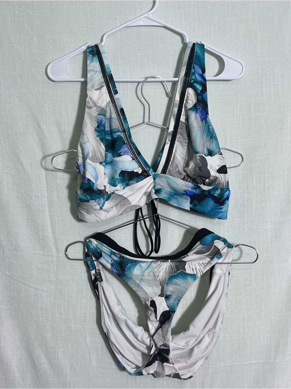 CALIA by Carrie Underwood Blue Floral Two Piece Bikini Set Strappy Back